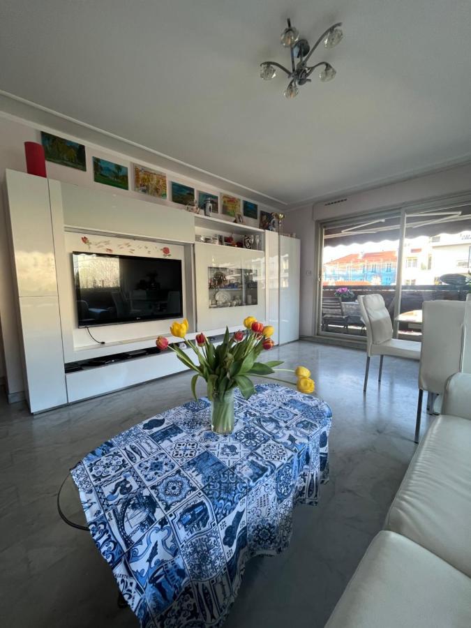 Chambre Privee Avec Terrasse Au Port De ニース エクステリア 写真